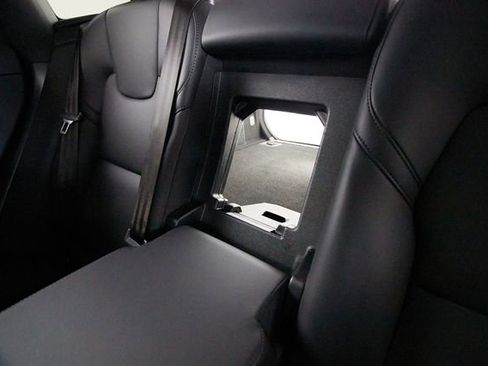 Certified 2025 Volvo XC60 B5 Core AWD/4WD image 33