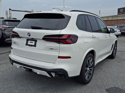 New 2026 BMW X5 xDrive40i w/ M Sport Package AWD/4WD image 4