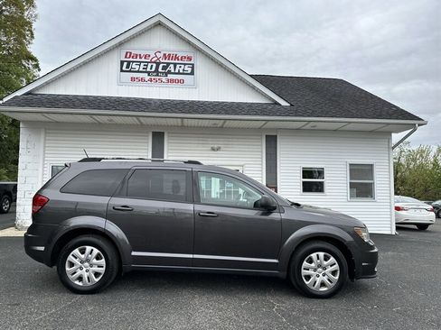 Used 2018 Dodge Journey SE FWD image 9