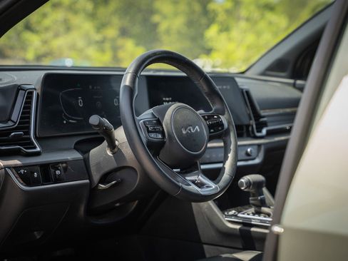 Used 2025 Kia Sportage X-Line image 18