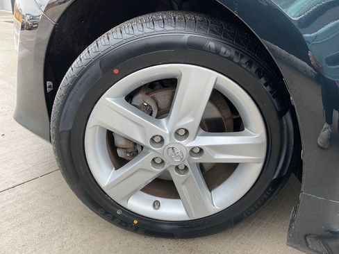 Used 2013 Toyota Camry SE image 38