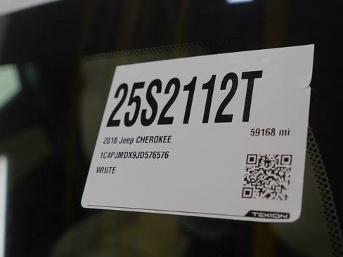 Used 2018 Jeep Cherokee Limited w/ Trailer Tow Group image 32