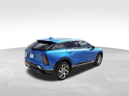 New 2026 Cadillac Optiq Luxury 1 image 4