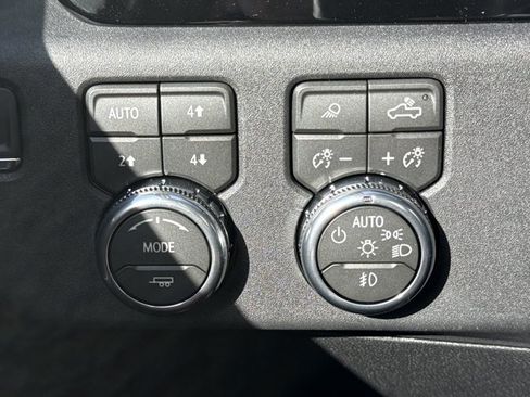 New 2026 GMC Sierra 2500 SLT w/ SLT Premium Package AWD/4WD image 22