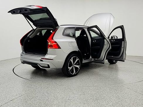 Used 2024 Volvo XC60 B5 Ultimate w/ Protection Package Premier AWD/4WD image 11