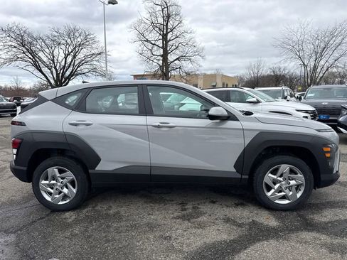 New 2026 Hyundai Kona SE image 8