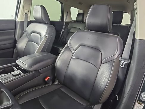 Used 2022 Nissan Pathfinder SL w/ SL Black Package image 15