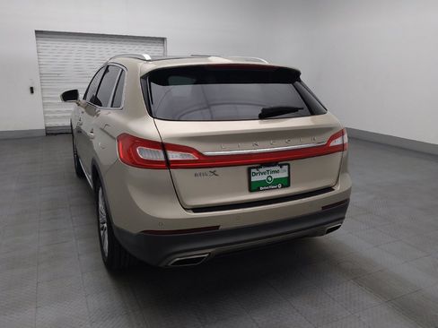 Used 2017 Lincoln MKX Reserve w/ Cargo Utility Package FWD image 6