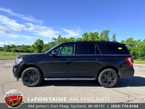 Used 2021 Ford Expedition XLT AWD/4WD image 2