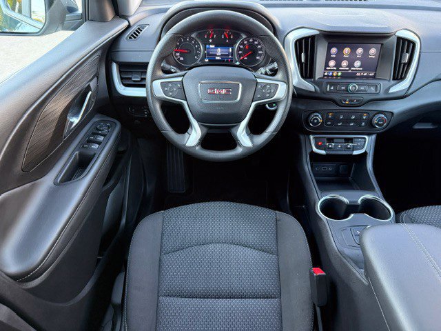Used 2024 GMC Terrain SLE FWD image 28