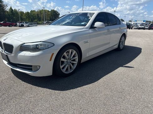 Used 2011 BMW 528i Sedan RWD image 1