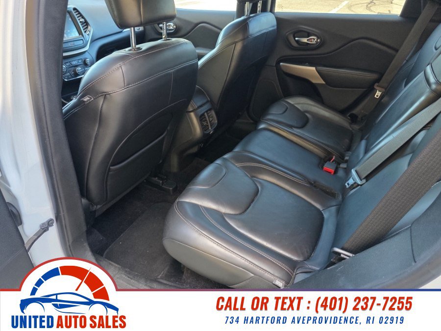 Used 2017 Jeep Cherokee Limited AWD/4WD image 10