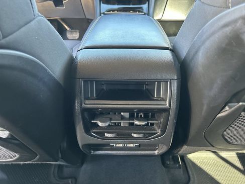 Used 2023 Jeep Grand Cherokee Laredo AWD/4WD image 19