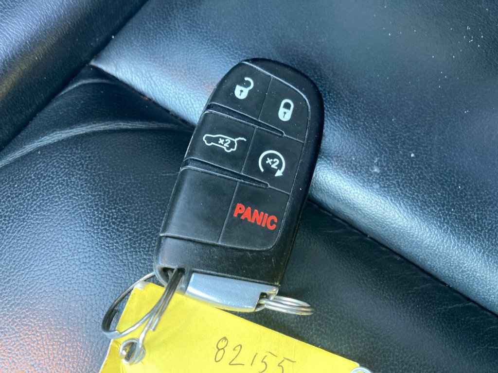 Used 2021 Jeep Grand Cherokee Limited AWD/4WD image 36