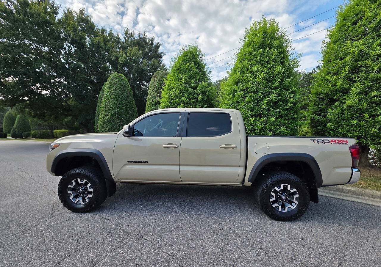 Used 2019 Toyota Tacoma TRD Off-Road AWD/4WD image 2