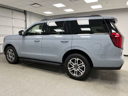 Used 2025 Ford Expedition Active AWD/4WD image 7