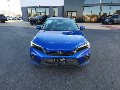 Used 2023 Honda Civic Touring image 2