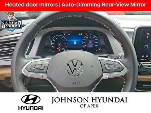 Used 2024 Volkswagen Atlas Cross Sport SE w/ Panoramic Sunroof Package FWD image 9