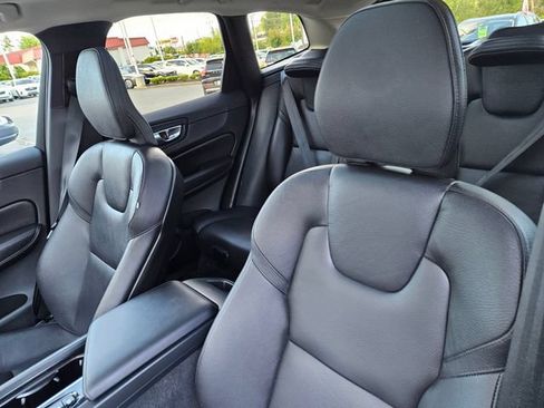 Certified 2024 Volvo XC60 B5 Plus w/ Protection Package Premier AWD/4WD image 18