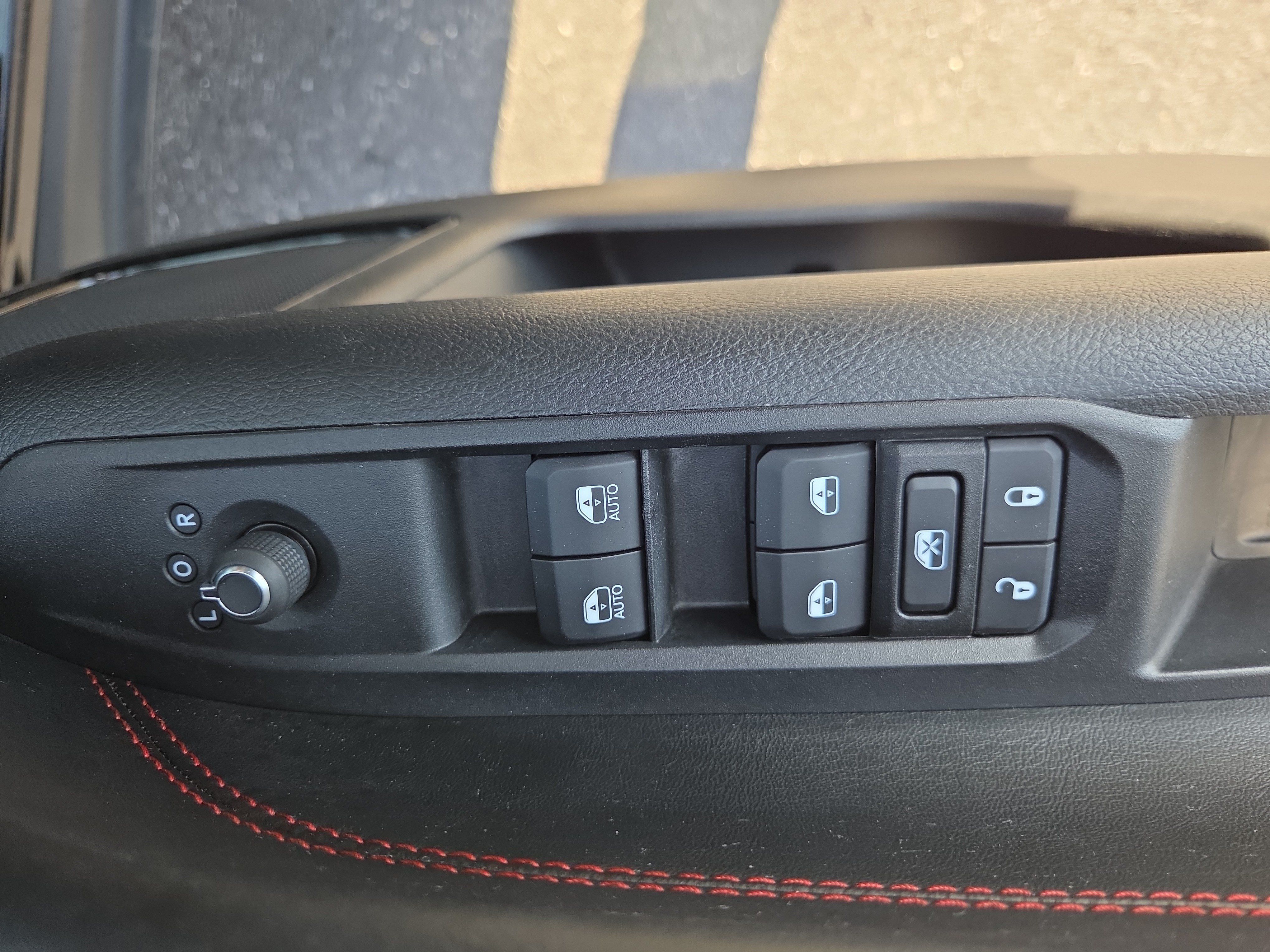 Certified 2022 Jeep Compass Trailhawk w/ Trailhawk Convenience Group AWD/4WD image 31