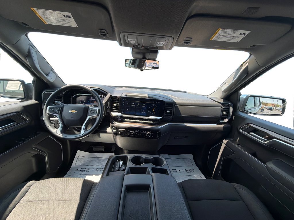 Used 2025 Chevrolet Silverado 1500 LT AWD/4WD image 9