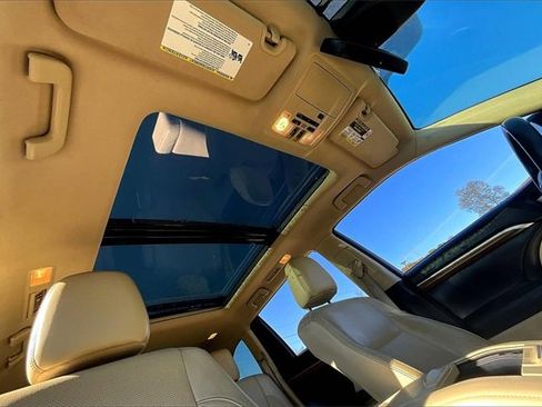 Used 2017 Toyota Highlander Limited Platinum image 17