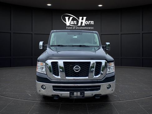 Used 2019 Nissan NV 3500 SL RWD image 2
