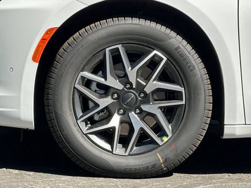 New 2027 Chrysler Pacifica Limited FWD image 27