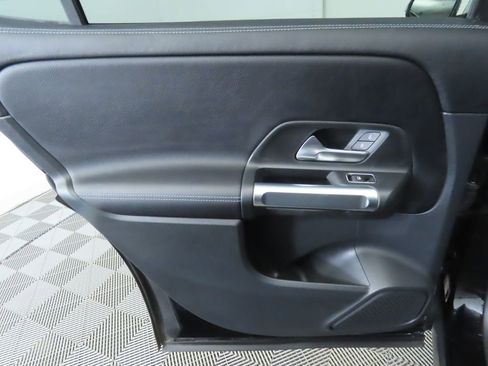 Certified 2022 Mercedes-Benz GLB 250 image 26