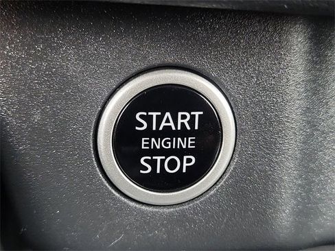 Used 2023 Nissan Rogue SV image 12