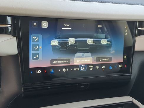 New 2026 Lincoln Navigator L Premier AWD/4WD image 18