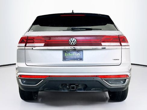 Used 2025 Volkswagen Atlas Cross Sport SE image 7