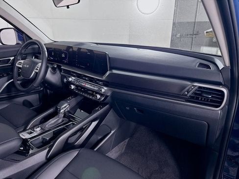 New 2025 Kia Telluride S image 32