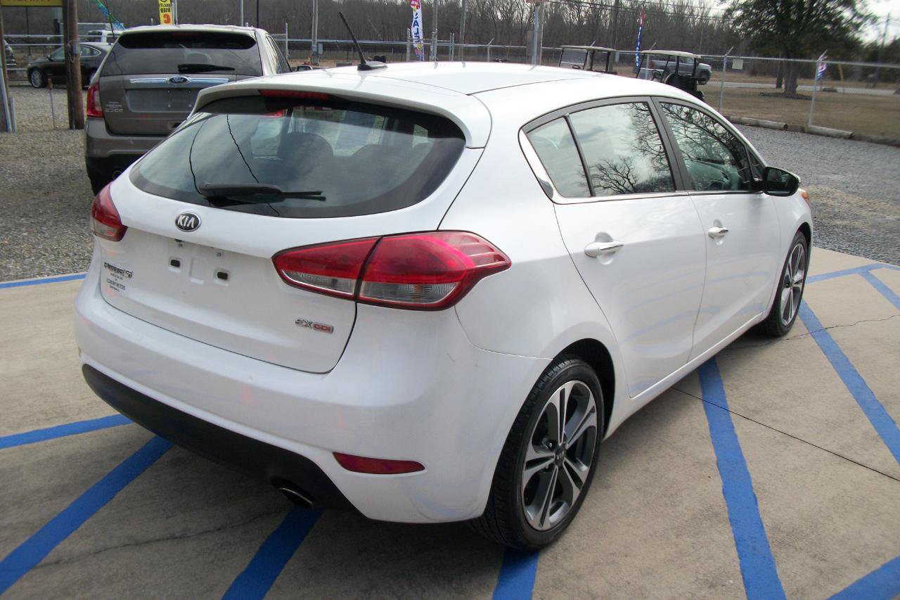 Used 2016 Kia Forte EX FWD image 3