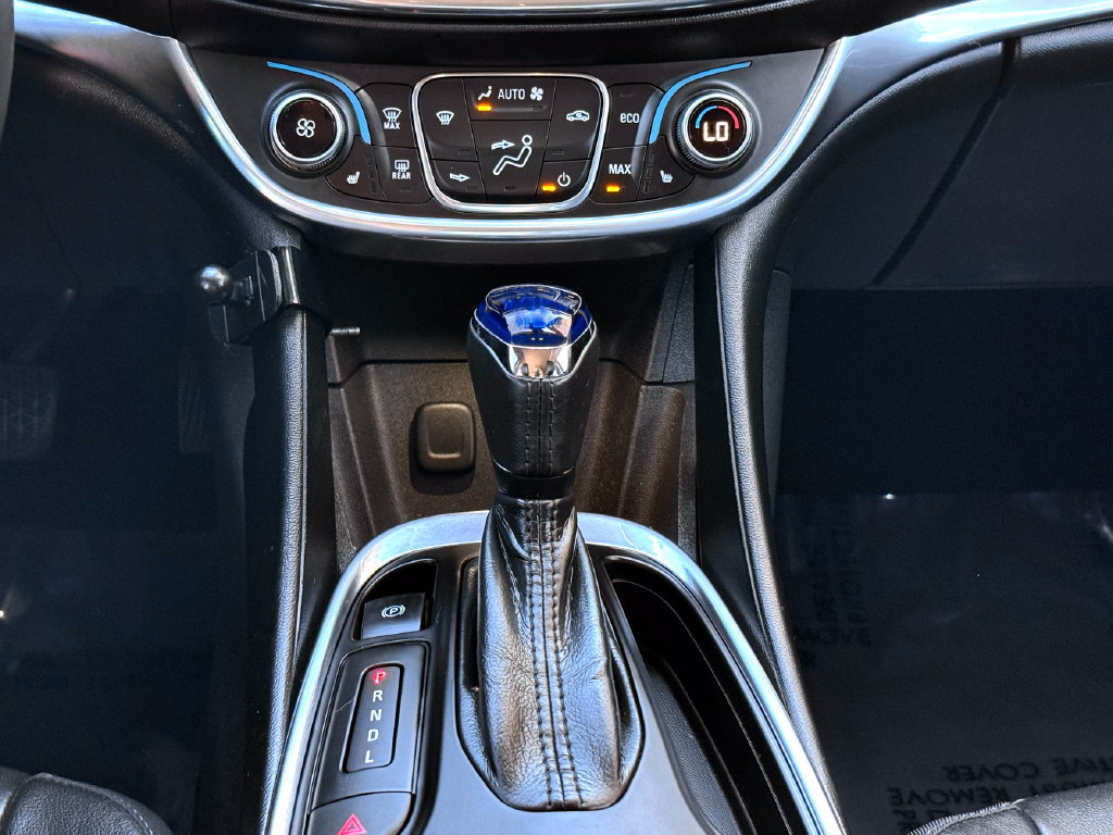Used 2017 Chevrolet Volt Premier w/ Driver Confidence Package FWD image 28