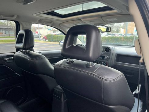 Used 2009 Jeep Compass Limited w/ Sun/Sound Group FWD image 28