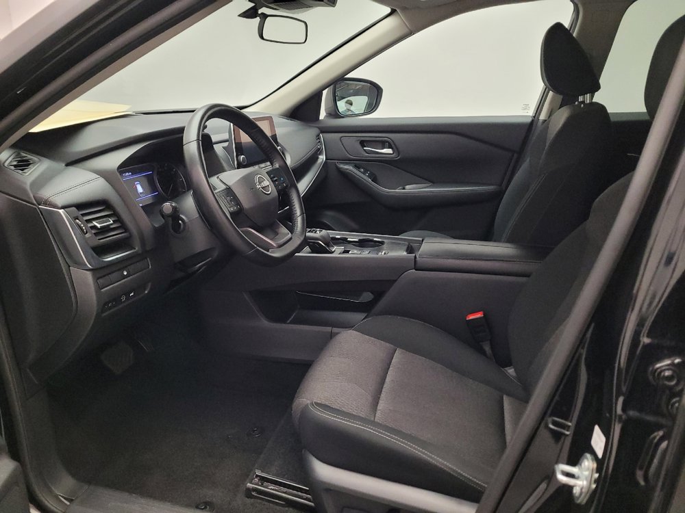 Used 2025 Nissan Rogue SV FWD image 17