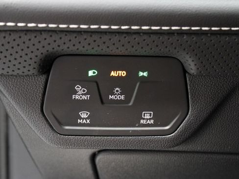 Used 2024 Volkswagen Atlas Cross Sport SEL Premium R-Line AWD/4WD image 28