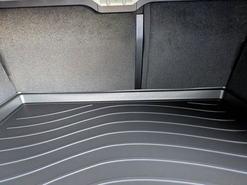 New 2026 Porsche Taycan image 23