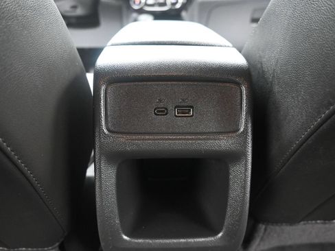 Used 2024 Chevrolet Trax LT FWD image 36