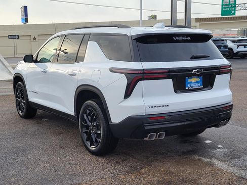New 2026 Chevrolet Traverse LT w/ Midnight/Sport Edition FWD image 3