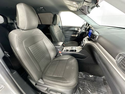 Used 2021 Ford Explorer XLT RWD image 28