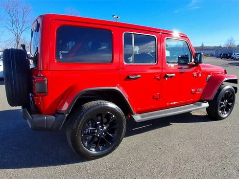 Used 2025 Jeep Wrangler Unlimited Sahara image 8
