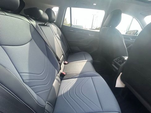 New 2026 Volkswagen Tiguan SE AWD/4WD image 41