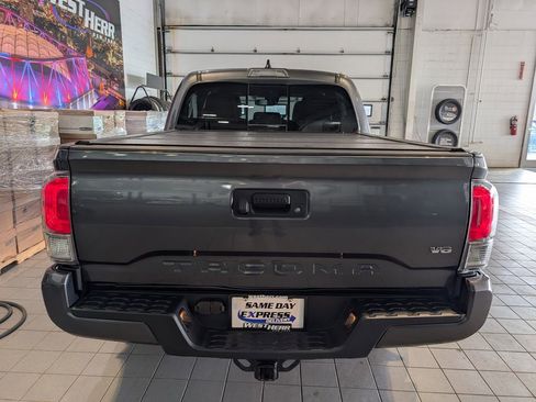 Used 2023 Toyota Tacoma TRD Sport AWD/4WD image 9