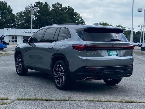 Used 2025 Buick Enclave Sport Touring w/ Power Package AWD/4WD image 5