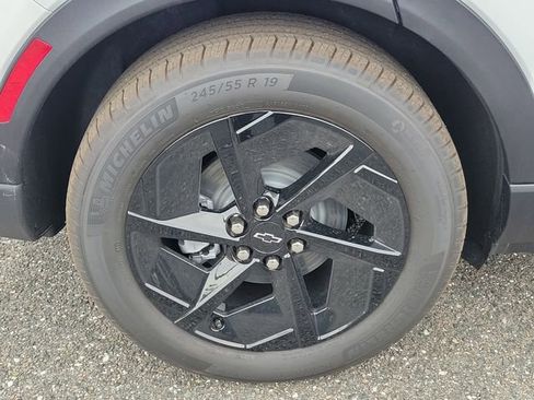 New 2026 Chevrolet Equinox EV LT image 5