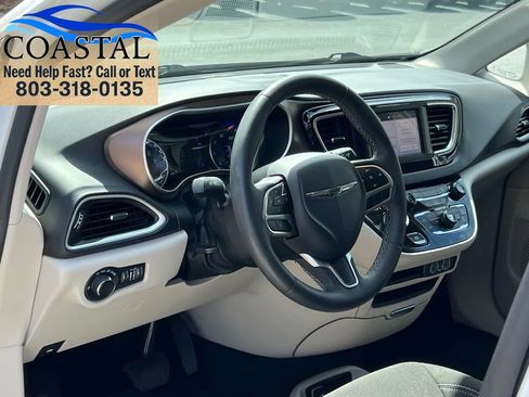 Used 2023 Chrysler Voyager LX FWD image 6