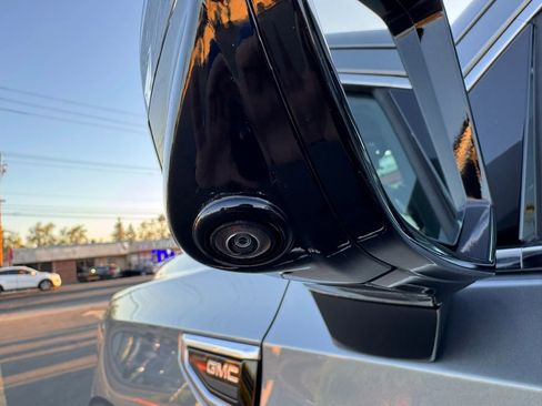 Used 2024 GMC Yukon XL Denali w/ Advanced Technology Package image 38