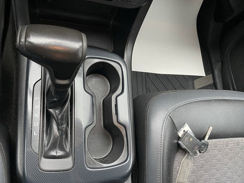 Used 2017 Chevrolet Colorado Z71 image 35